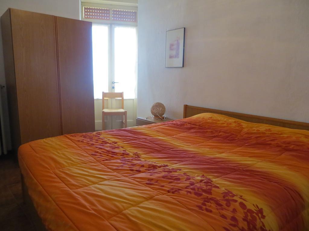 One-Bedroom Apartment with Balcony