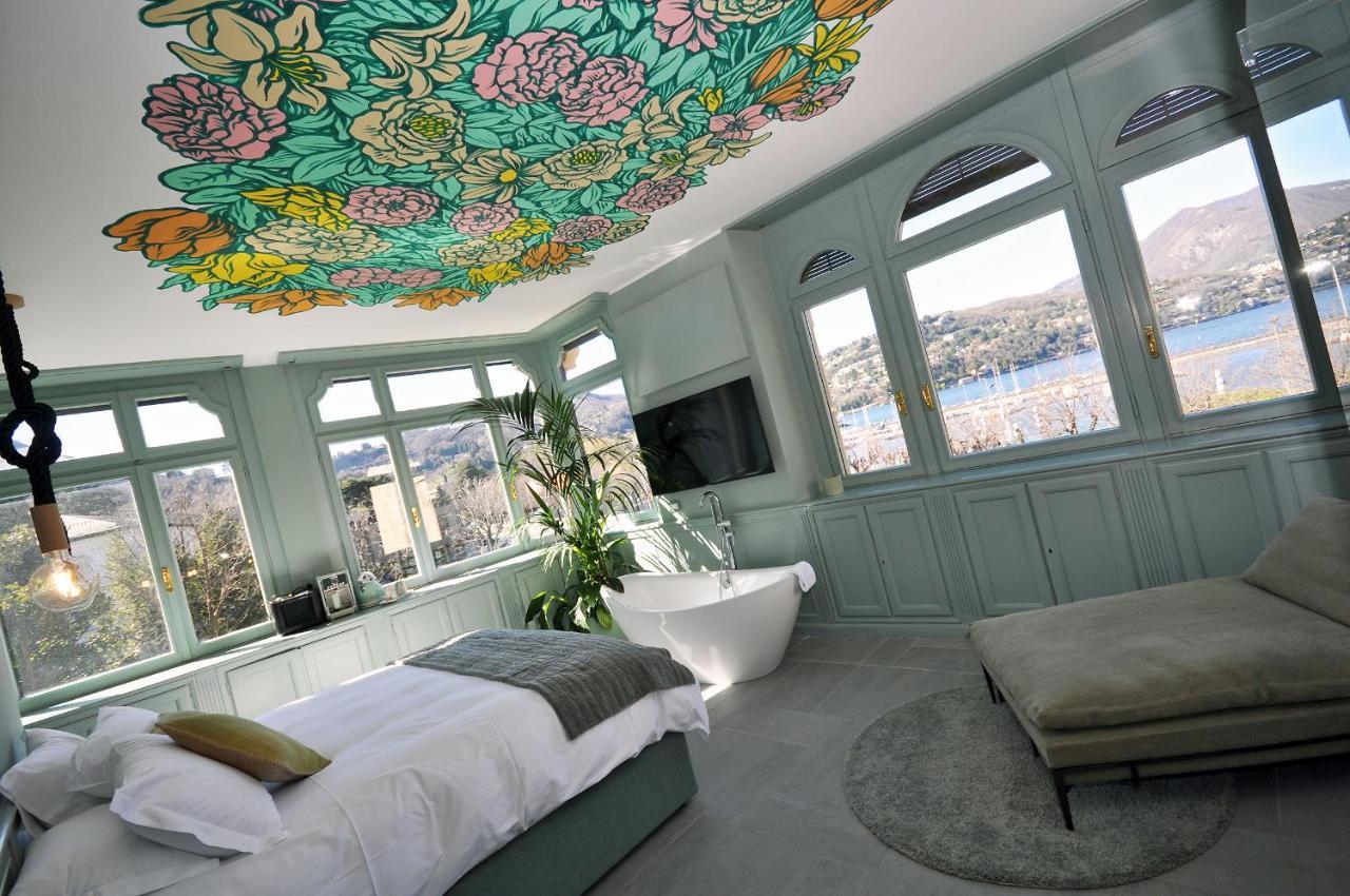 Suite with Lake View