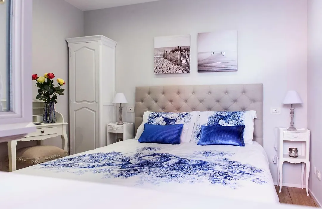 Lora Center Room, Near The Lake With Air Conditioner-1