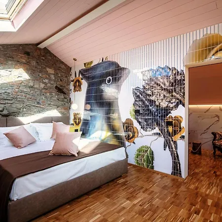 Aurum - Como Luxury Suites-3