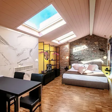 Aurum - Como Luxury Suites-2