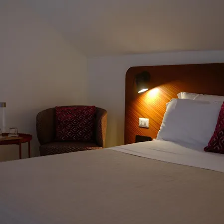 Le Stanze Del Lago Suites & Pool-3