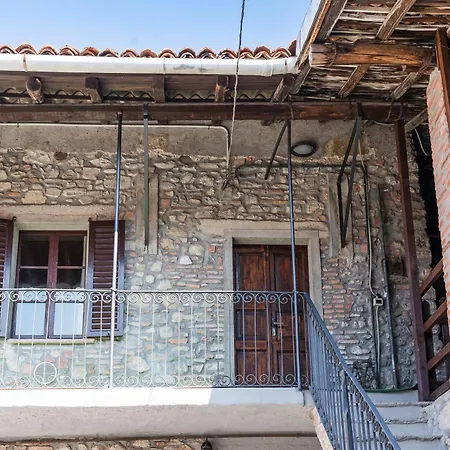 La Corte Rooms And Home Restaurant - Free Parking - 10 Minutes To The Lake And Centre-2