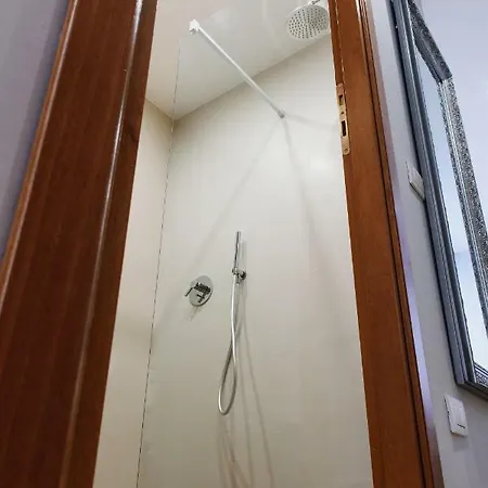 Lora Center Room, Near The Lake With Air Conditioner-2